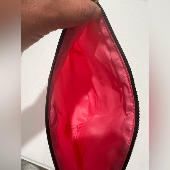 Clinique x Kate Spade Makeup Bag
"Hello Gorgeous" Red White Pink - Picture 3 of 6